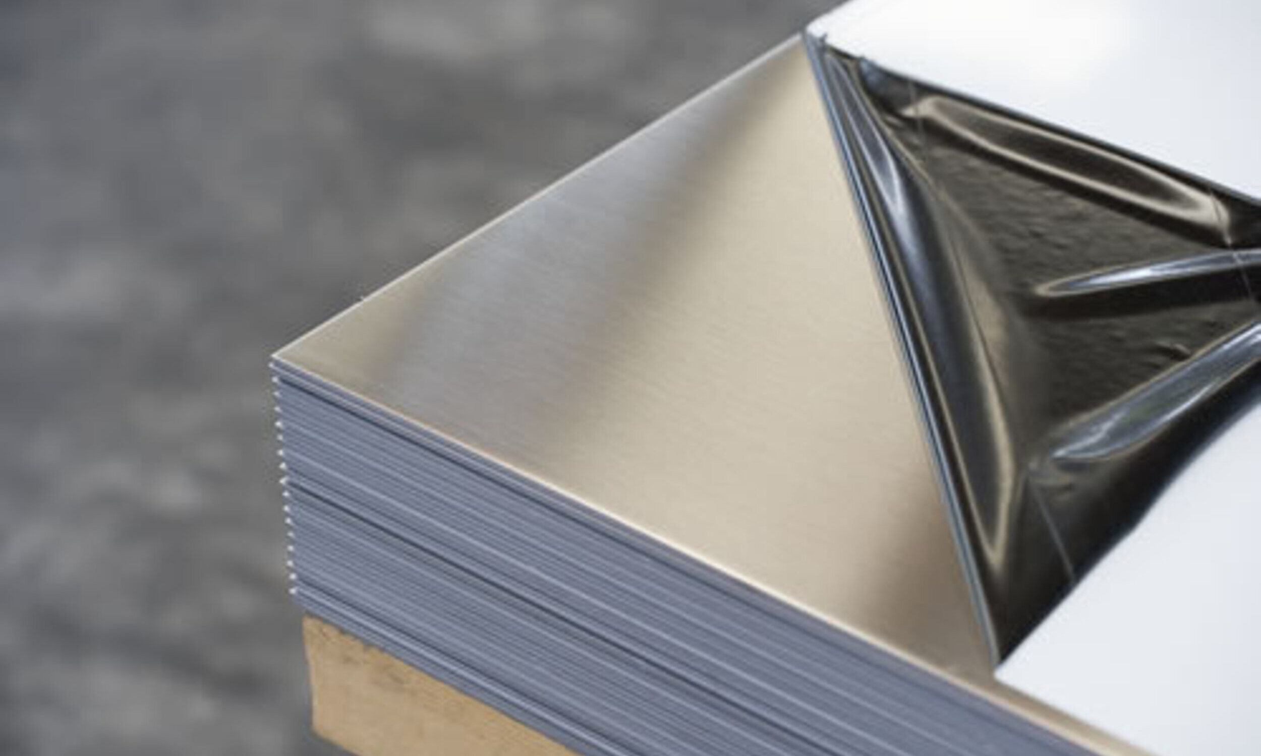 Лист шлифованный и зеркальный